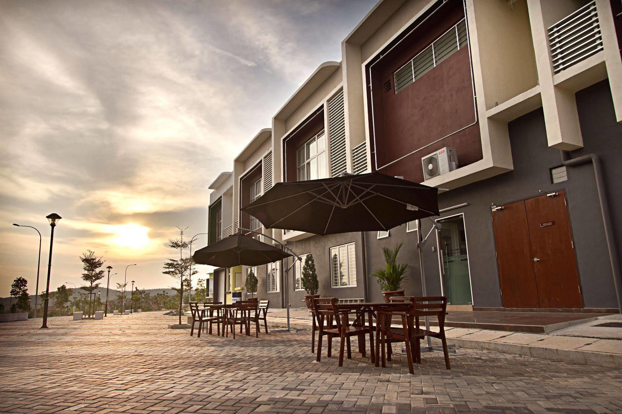 Sri Enstek Hotel Klia, Klia 2 & F1 Sepang Exterior foto
